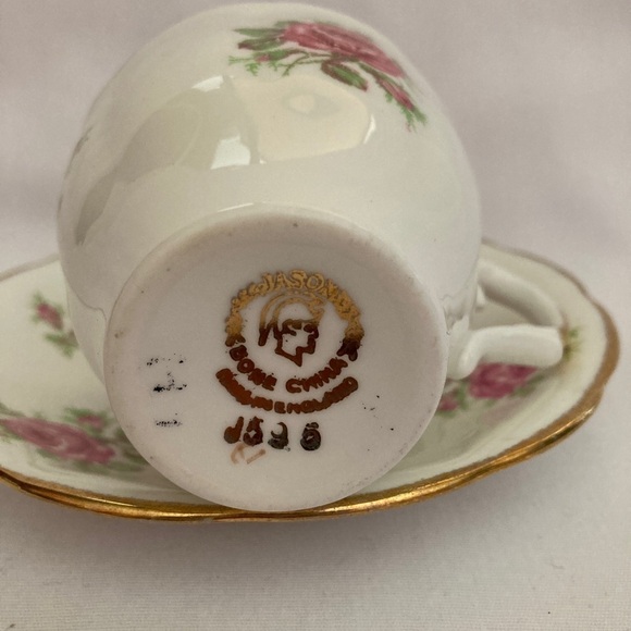 Fine bone china tea cup and saucer - Picture 7 of 7